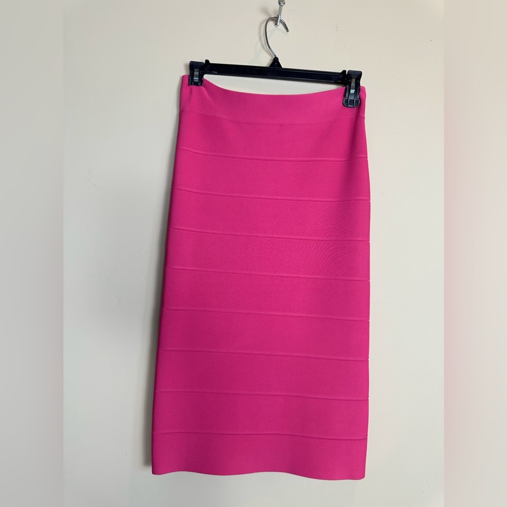 BCBG MAXAZRIA vibrant pink bodycon skirt in medium